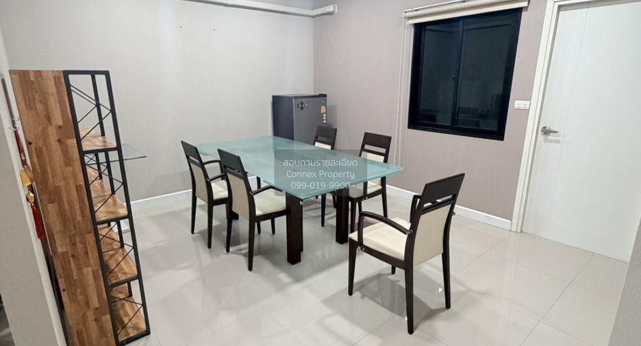 For rent 4 bedrooms townhouse in Bang Khen, Bangkok