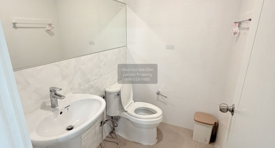 For rent 4 bedrooms townhouse in Bang Khen, Bangkok