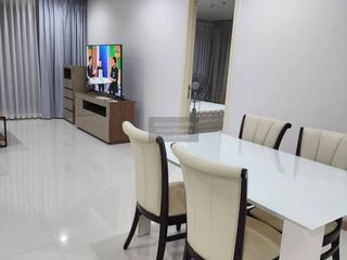 Condo en alquiler de 2 habitaciones en Yan Nawa, Bangkok