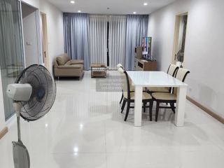 Condo en alquiler de 2 habitaciones en Yan Nawa, Bangkok