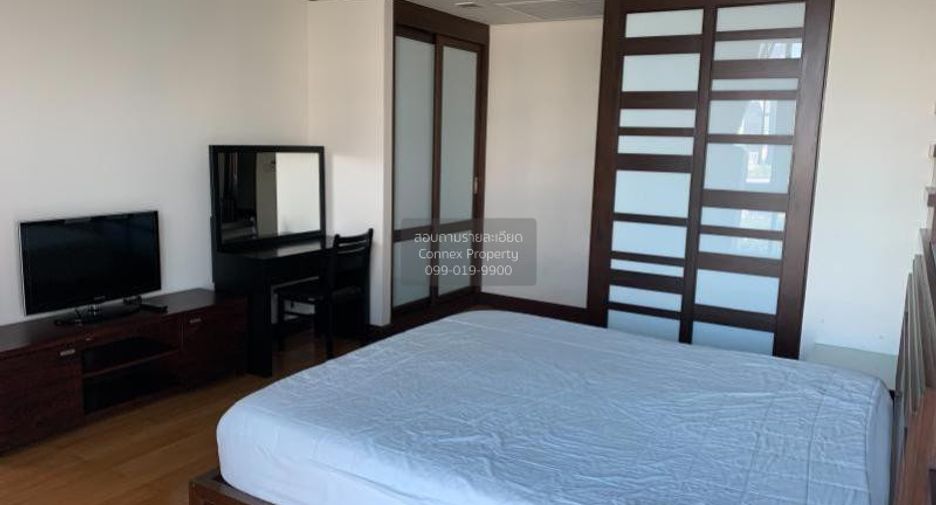 For rent 3 bedrooms condo in Khlong Toei, Bangkok