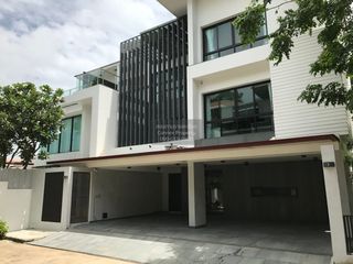À louer 4 chambres maison à Bang Kapi, Bangkok