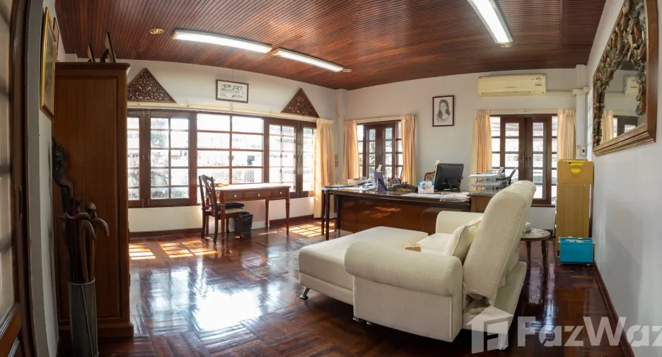 For sale 5 bedrooms house in Khan Na Yao, Bangkok