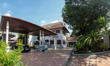 For sale 5 bedrooms house in Khan Na Yao, Bangkok