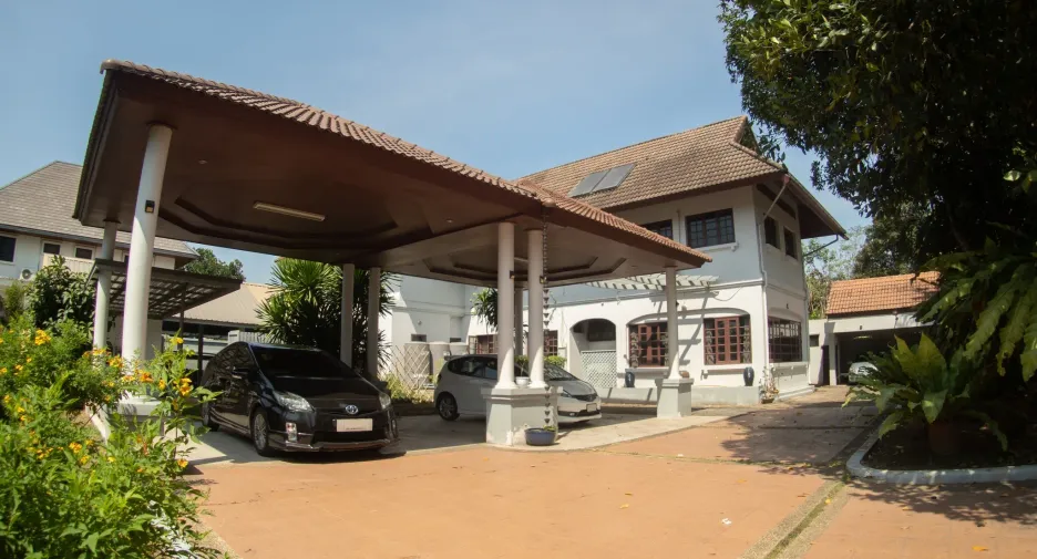For sale 5 bedrooms house in Khan Na Yao, Bangkok