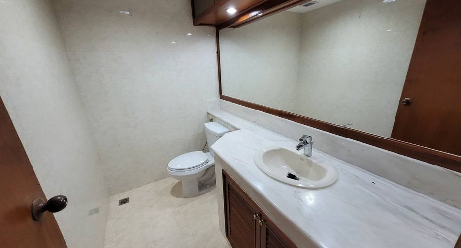 Condo en alquiler de 2 habitaciones en Pathum Wan, Bangkok