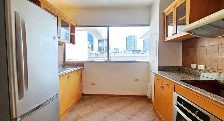 For rent 3 bedrooms condo in Sathon, Bangkok