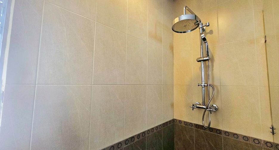 For rent 3 bedrooms condo in Sathon, Bangkok