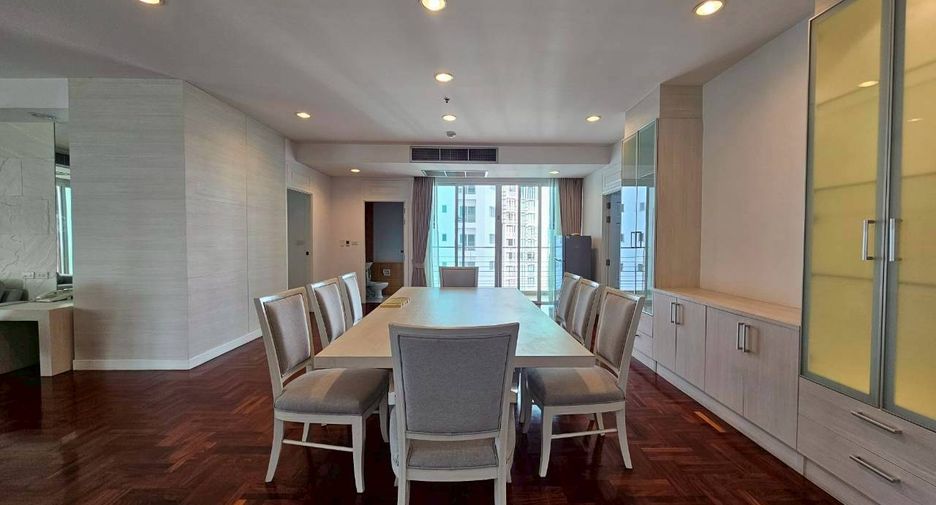 Condo en alquiler de 3 habitaciones en Khlong Toei, Bangkok
