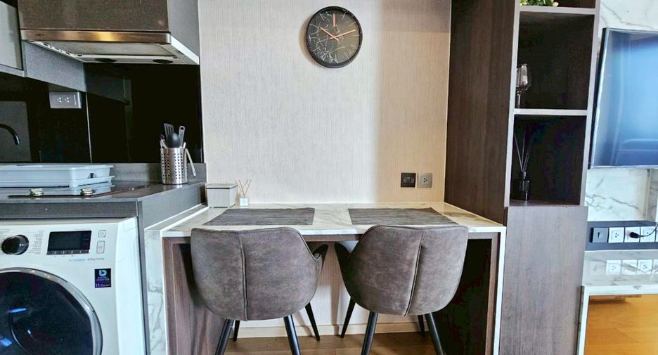 For rent studio condo in Khlong Toei, Bangkok