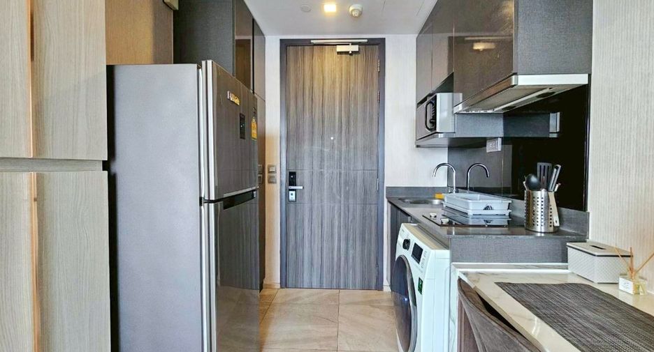 For rent studio condo in Khlong Toei, Bangkok