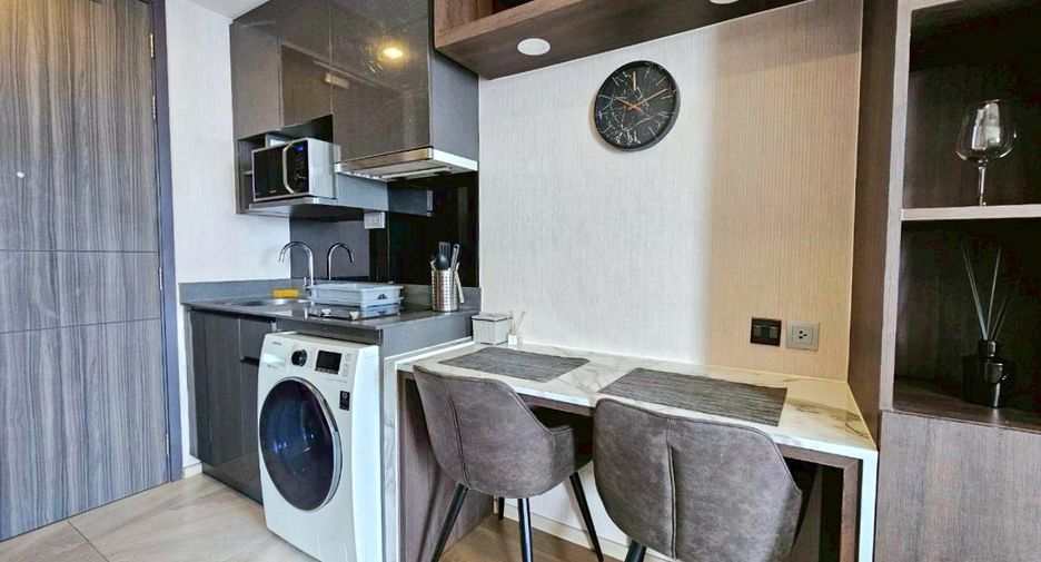 For rent studio condo in Khlong Toei, Bangkok