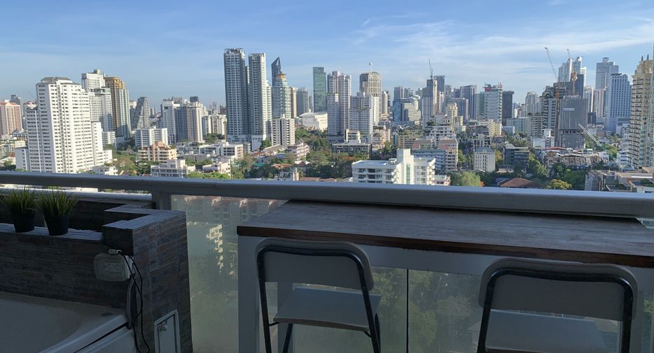 For rent 3 bedrooms condo in Watthana, Bangkok