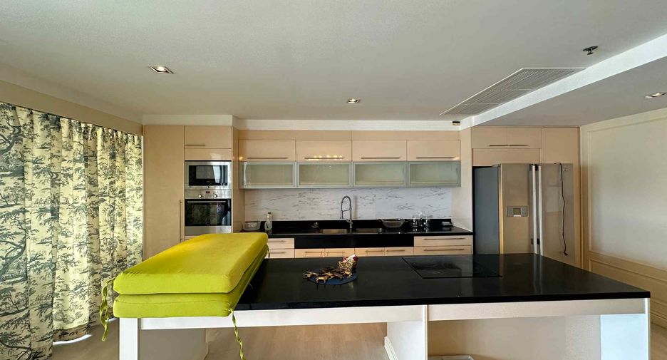 For rent 3 bedrooms condo in Watthana, Bangkok