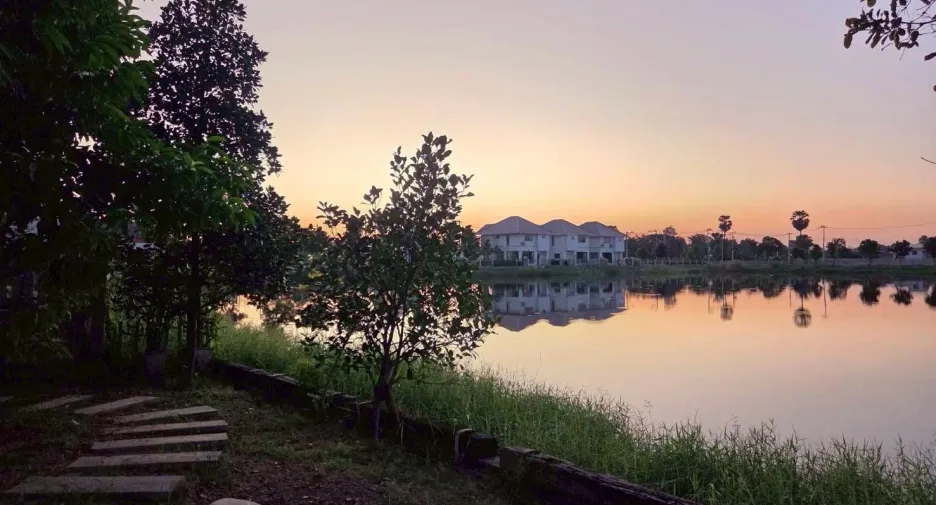 For sale 4 bedrooms house in Mueang Phitsanulok, Phitsanulok