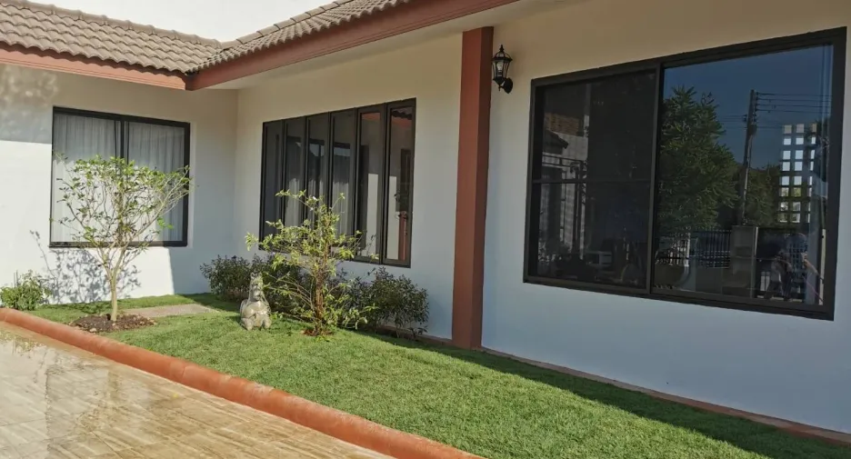 For sale 4 bedrooms house in Mueang Phitsanulok, Phitsanulok