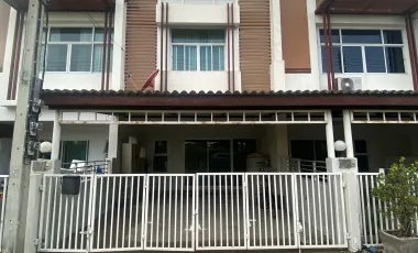 For sale 3 bedrooms townhouse in Mueang Pathum Thani, Pathum Thani