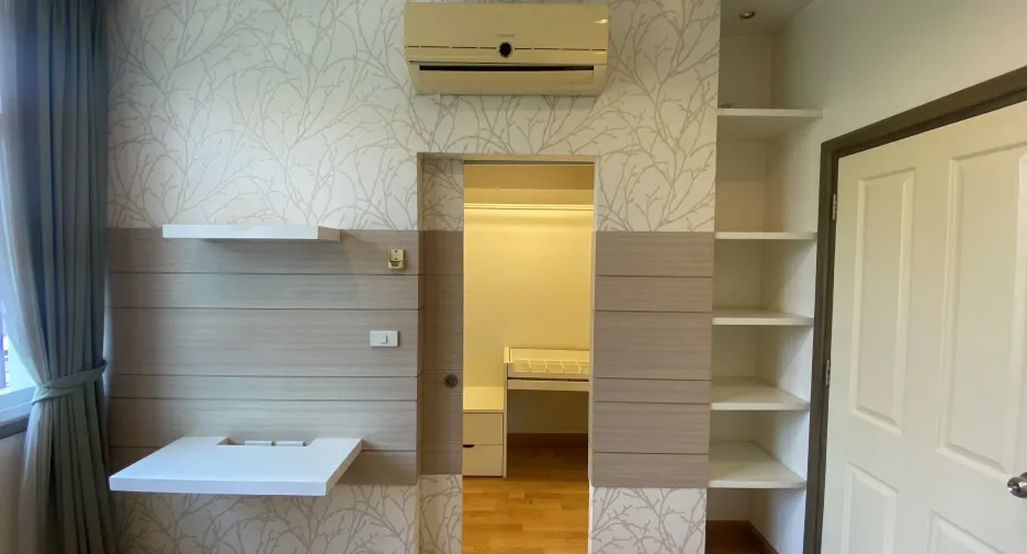 For sale 3 bedrooms townhouse in Mueang Pathum Thani, Pathum Thani