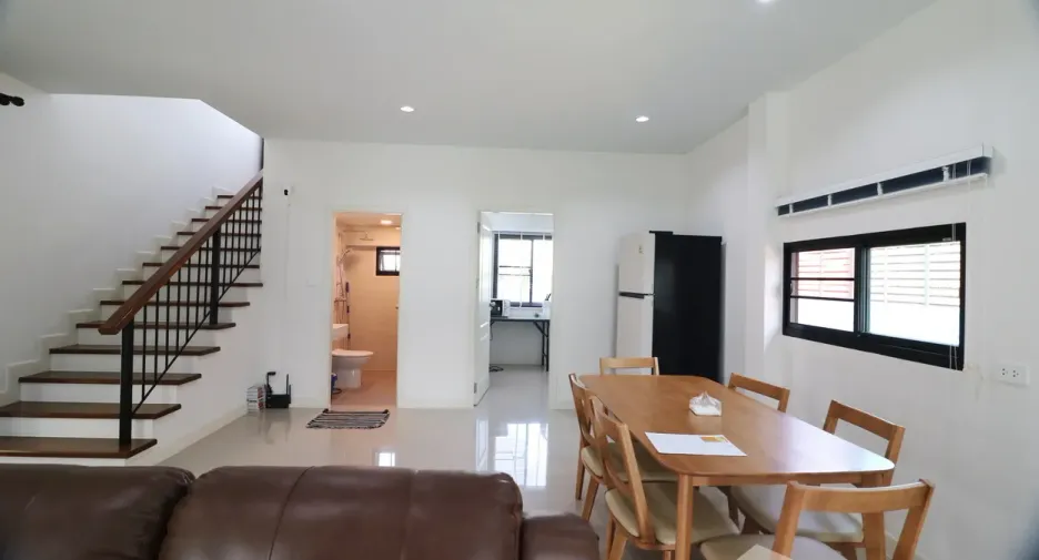 Аренда 4 спальни дом в Mueang Udon Thani, Удонтани