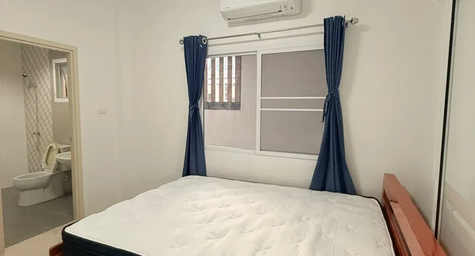 For rent 2 bedrooms townhouse in Thalang, Phuket