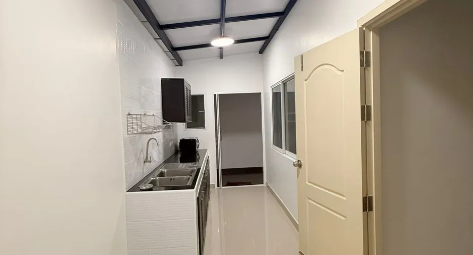 For rent 2 bedrooms townhouse in Thalang, Phuket