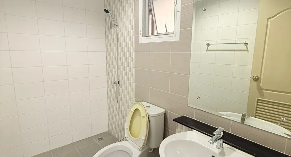 For rent 2 bedrooms townhouse in Thalang, Phuket