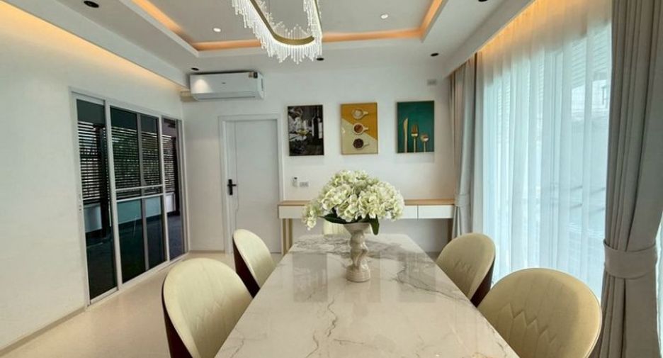 For sale 6 bedrooms house in Bang Lamung, Chonburi