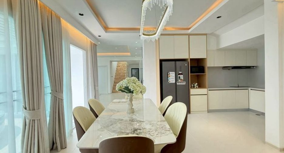 For sale 6 bedrooms house in Bang Lamung, Chonburi