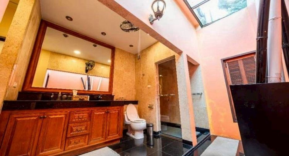 For sale 3 bedrooms house in Sattahip, Chonburi