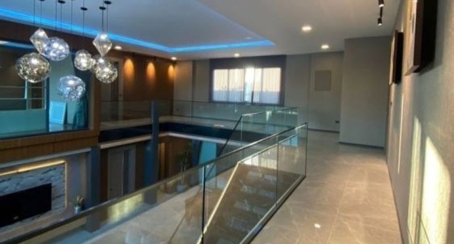 À vendre 5 chambres maison à Bang Lamung, Chonburi