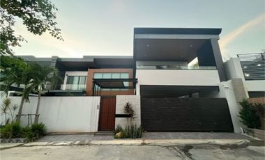 For sale 5 bedrooms house in Bang Lamung, Chonburi