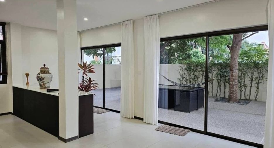 For sale 6 bedrooms house in Bang Lamung, Chonburi