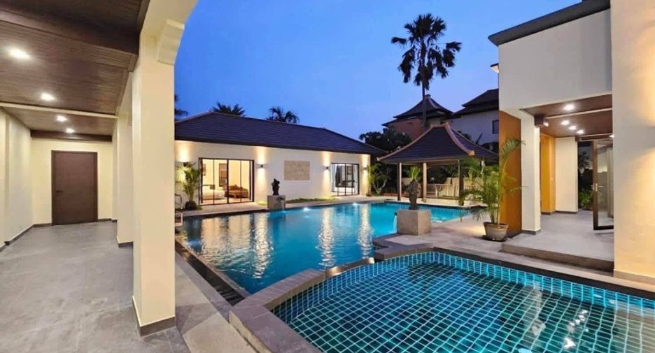 For sale 6 bedrooms house in Bang Lamung, Chonburi