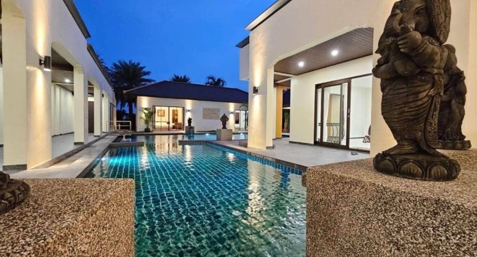 For sale 6 bedrooms house in Bang Lamung, Chonburi