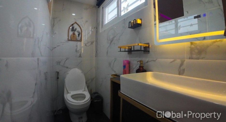 For sale 4 bedrooms house in Bang Lamung, Chonburi