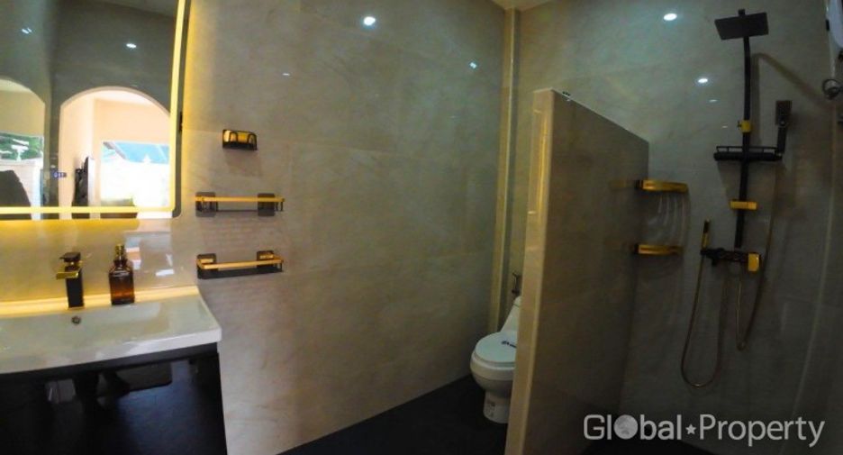 For sale 4 bedrooms house in Bang Lamung, Chonburi