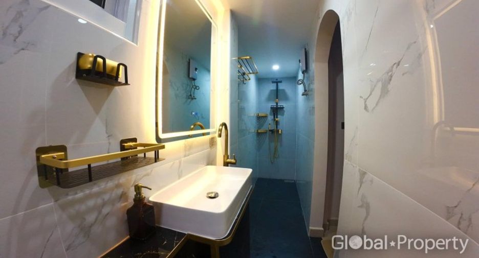For sale 4 bedrooms house in Bang Lamung, Chonburi