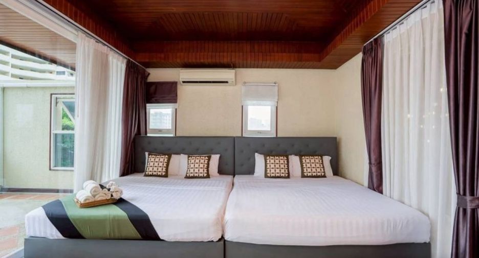 For sale 4 bedrooms house in Jomtien, Pattaya
