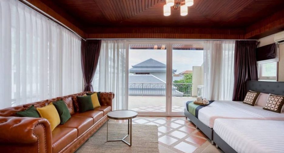 For sale 4 bedrooms house in Jomtien, Pattaya