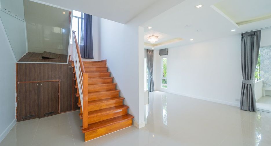 For sale 3 ベッドルーム house in Bang Lamung, Chonburi