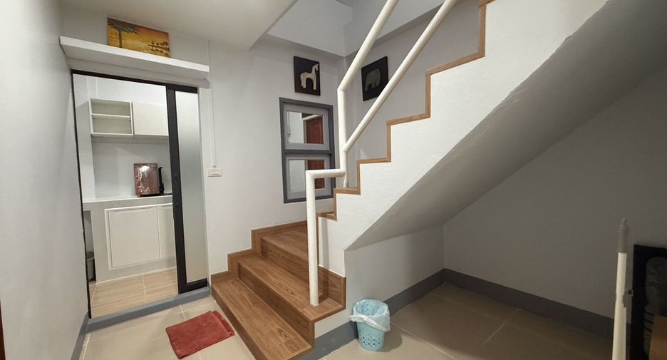 For sale 4 bedrooms townhouse in Mueang Chiang Mai, Chiang Mai