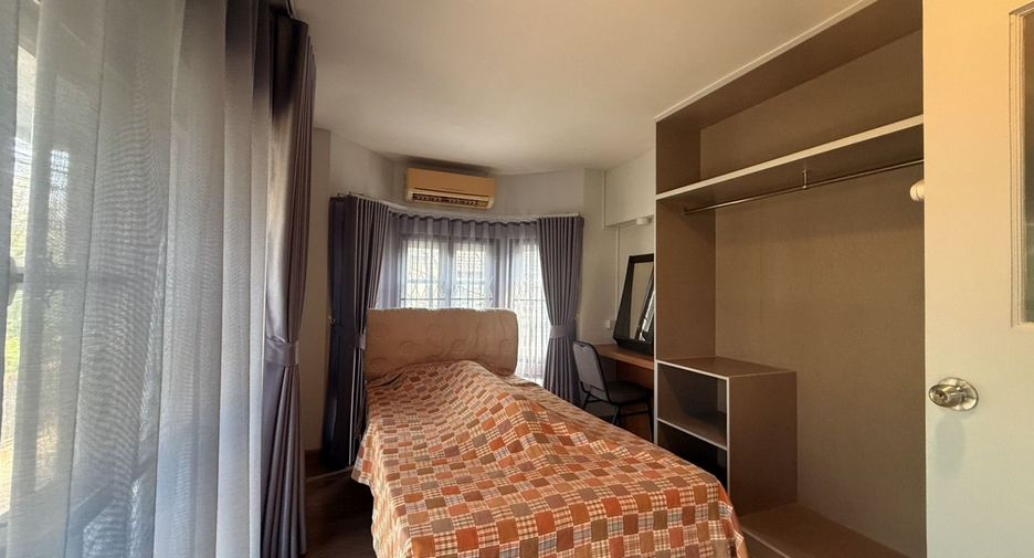 For sale 4 bedrooms townhouse in Mueang Chiang Mai, Chiang Mai