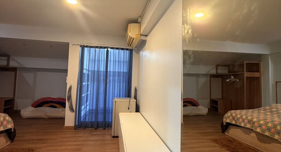 For sale 4 bedrooms townhouse in Mueang Chiang Mai, Chiang Mai