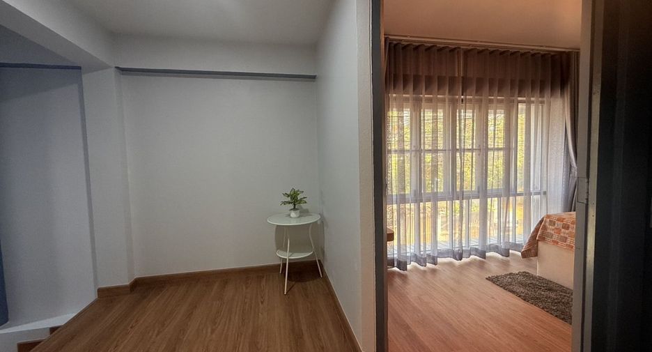 For sale 4 bedrooms townhouse in Mueang Chiang Mai, Chiang Mai