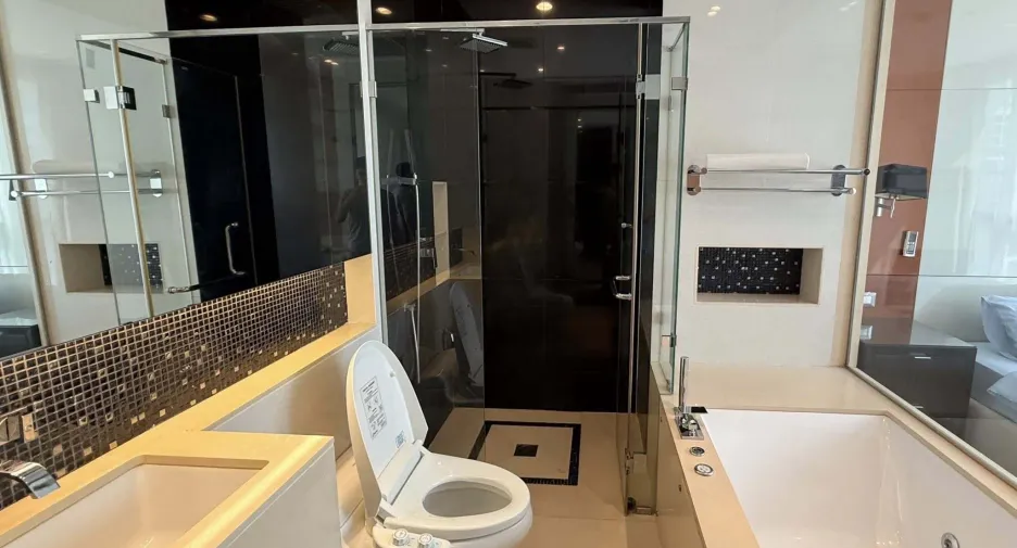 Condo en venta y en alquiler de 2 habitaciones en Khlong Toei, Bangkok