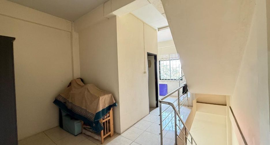For sale 3 bedrooms retail Space in Bang Lamung, Chonburi