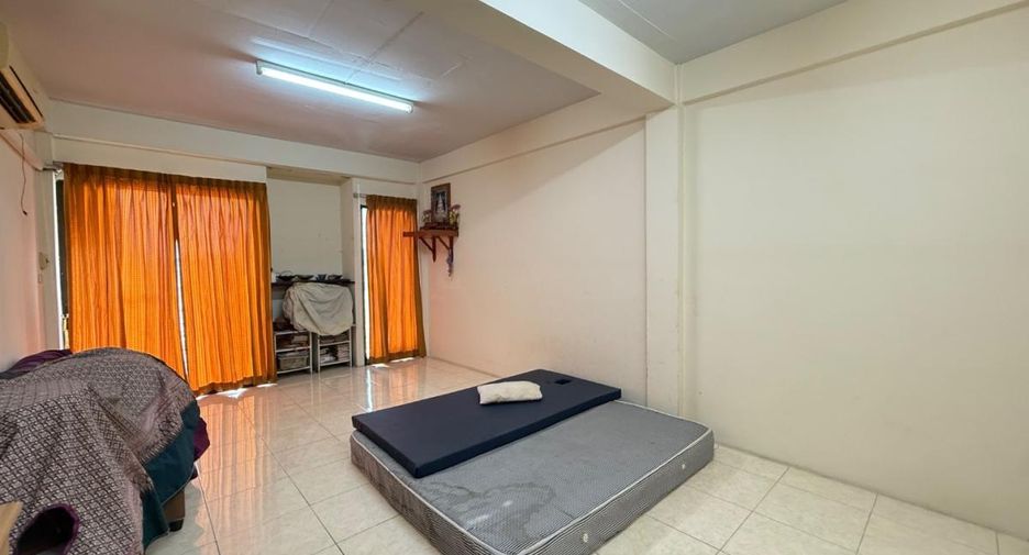 For sale 3 bedrooms retail Space in Bang Lamung, Chonburi