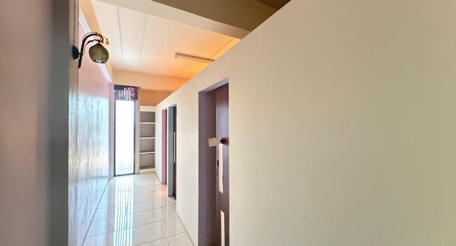 For sale 3 bedrooms retail Space in Bang Lamung, Chonburi