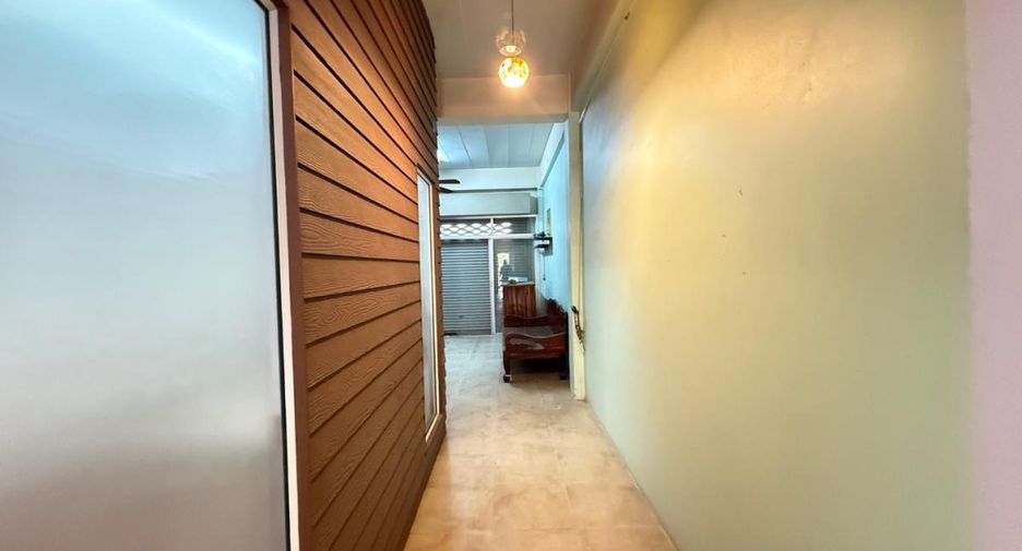 For sale 3 bedrooms retail Space in Bang Lamung, Chonburi