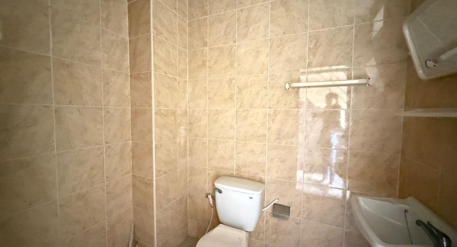 For sale 3 bedrooms retail Space in Bang Lamung, Chonburi
